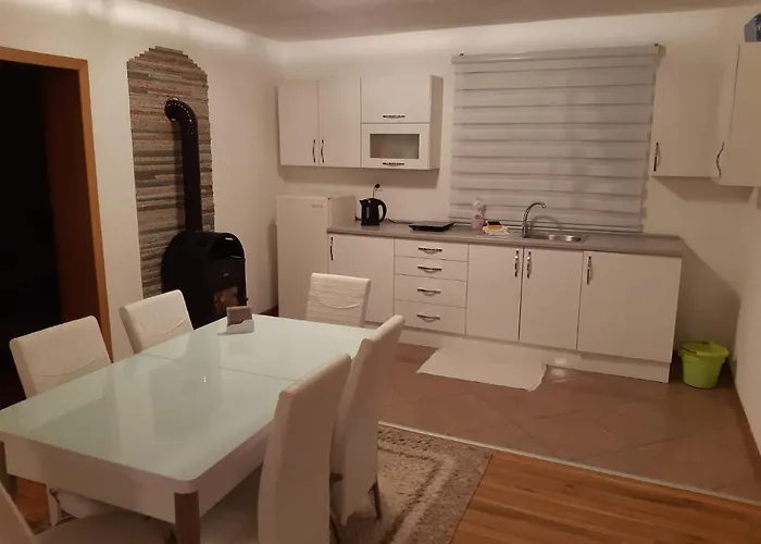 Apartman Volijak * 야이체